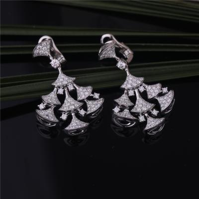 China Roma High Jewelry DIVAS' DREAM Earrings in 18K white gold set with 7 Main Diamonds and full pavé diamonds for sale