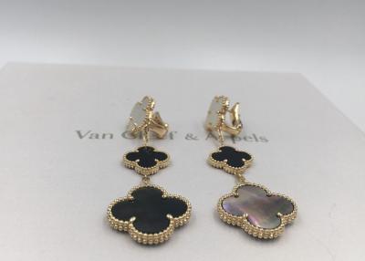 中国 ヴァンCleef Arpels白いおよび灰色の真珠母の魔法のアルハンブラのイヤリング18kのイエロー・ゴールド 販売のため