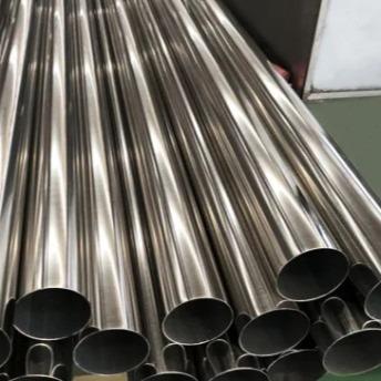 China ASTM 201 304 316L classificam uma tubulação de aço inoxidável laminada a alta temperatura lisa reflexiva da elevada precisão para a tubulação da caldeira à venda