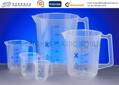 China Labware de encargo 500 ml, cubiletes de medición del plástico de 150 ml PP, tazas para el laboratorio en venta