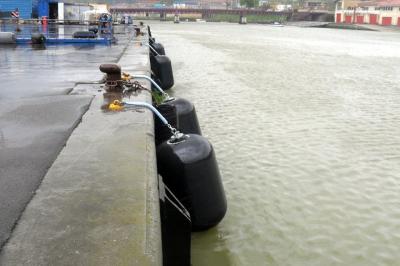 China OEM Permitted Marine Boat Balloon Fender Rubber Fenders Super Supplier for sale