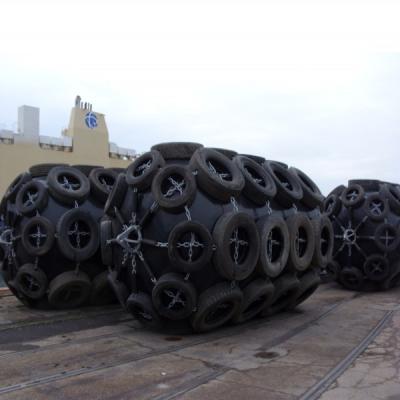 China BV Tyre 80Kpa Pneumatic Fender  for Ship Protection High Performance Float Rubber ballon for sale