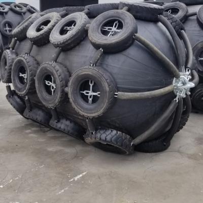 Chine Pare-chocs en caoutchouc pneumatique de haute résistance de GL pour le ballon de pneu d'avions de bateau de ballon à vendre