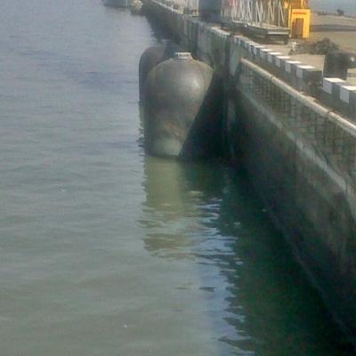 China ISO17357 de mariene hydro onderzeese pneumatische stootkussens van veiligheidsyokohama Te koop