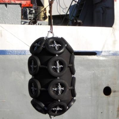 China 50 kpa Berthing Mooring Inflatable  Floating Pneumatic Marine Rubber Fender for sale
