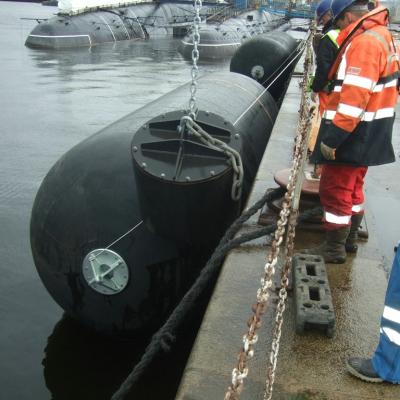 中国 標準サイズの空気のゴム製縦のハイドロ海底フェンダー 販売のため
