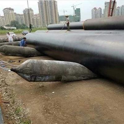 China Het luchtkussen opblaasbare mariene pneumatische rubberluchtkussens van het bergingsschip voor het zware opheffen Te koop