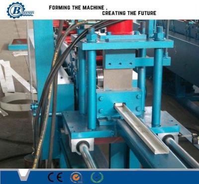 China Eficacia rollo de los remaches metálicos de 0,4 - de 1.2m m que forma la máquina para la pista de acero ligera en venta