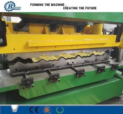 China Grüne Farbmetallstahldachplatte-Rolle, die Blätter des Maschinen-hydraulische Ausschnitt-Cr12 bildet zu verkaufen