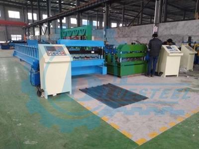 China Hydraulisches gewölbtes Deckungs-Stahlblatt-Kräuselungsmaschinen-Metalldeckungs-Rolle, die Maschine bildet zu verkaufen