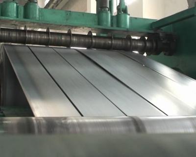 China Metal automático completo que corta a linha, bobina do metal que corta e rebobinando a máquina à venda