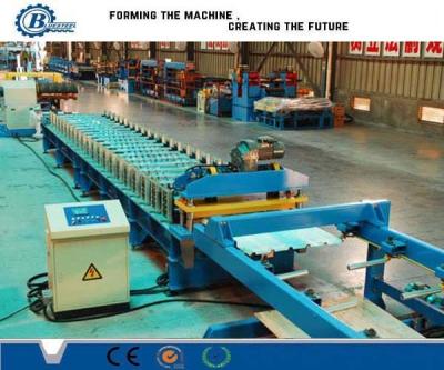 Chine Machine en acier colorée ondulée automatique de rouleau de tôle de panneau de toit à vendre