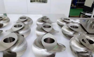China Endpräzision maschinell bearbeitete Teile der Oberflächen-Ra0.2, 400mm große Extruder-Schraube zu verkaufen