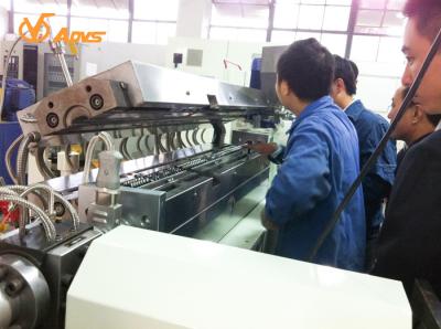 China 50HZ tipo del barril partido del extrusor de tornillo del gemelo del laboratorio de 3 fases para componer en venta