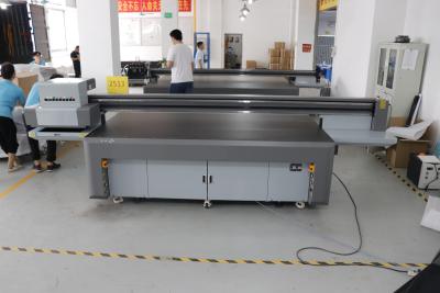 Κίνα Μεγάλο μορφότυπο εκτυπωτή μελάνης Ανθεκτικός σε γρατζουνιές Μηχανή εκτυπωτή ευρείας μορφής UV προς πώληση