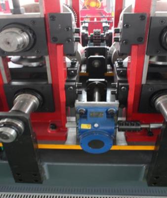 China Eficiencia de corte hidráulico CZ máquina de moldeado de rollo de purlin - 15-20m/min velocidad en venta