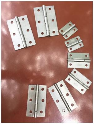 China Locked Pin Bulk Packing Metal Door Hinges With Screws Unpolished Bright Color for sale