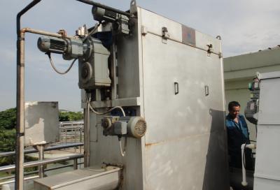 中国 自動固体液体の分離器の浄水のスクリーニングによってモーターを備えられる機械回転式熊手CDSの流入のドラム グリル 販売のため