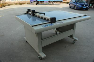 China Press Control Electronic Die Cutting Machines Head And Laser Position for sale