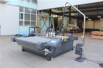 China High Speed Digital Flatbed Cutter Particular Router And Conveyor Belt System for sale