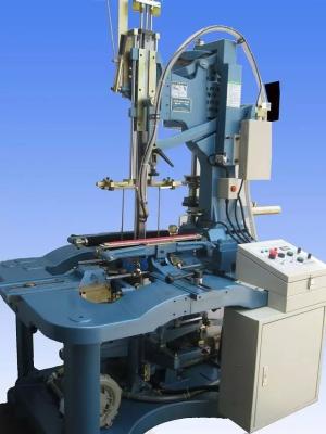 Chine Machine semi-automatique de fabrication de cartons de cadeau avec le système de contrôle d'Omron Japon à vendre