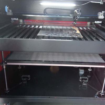China Computer Embroidery Laser Cutting Machine Water Cooling And Protection System for sale