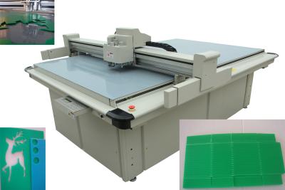 China Time Savings Box Cutting Machine Equipped With Servo Motor Oscillating Knife for sale