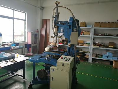 China Shoe Rigid Box Making Machine Japan Imported Main Motor Sturdy And Durable for sale