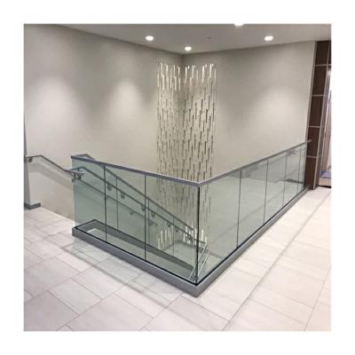 China Brushed stainless steel shoe base glass panel deck railing system build a patio privacy wall en venta