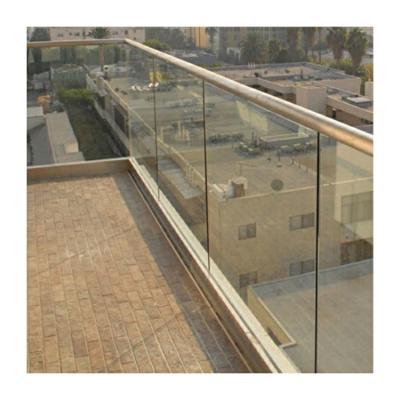 中国 Modern U Channel Glass Railing Stair Banister Fence With Roof WA-RAL1338 販売のため