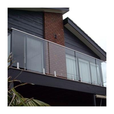 中国 Complete style glass balustrade spigot spacing railing balcony spigot railings near me 販売のため