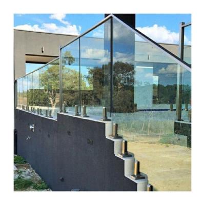 China Balustrade Spigot Glass Railing Banister Non Conductive Pool Fence à venda