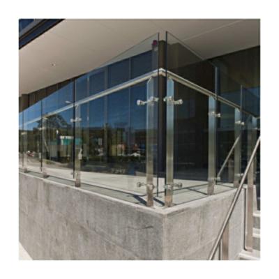 中国 Tinted glass fencing screened in porch railing stainless post and glass railing systems 販売のため