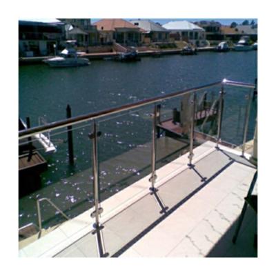 China Ultra White Balustrade Glass Railing Handrail Timber Balcony Scenic Glass Fencing for sale
