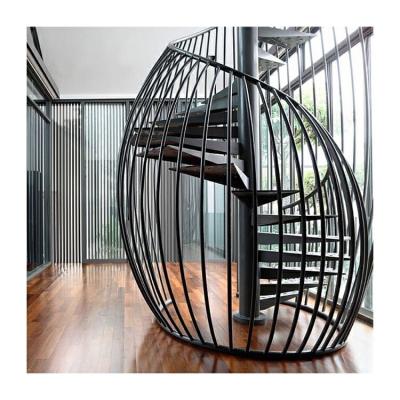China Spiral Iron Circular Staircase Metal Step Single Stringer Steel Staircase zu verkaufen