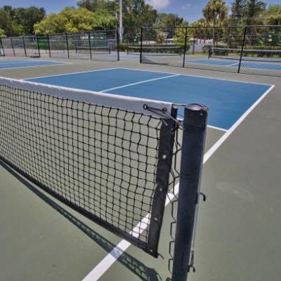 China Vinyl Material Pickleball Court Mat Slip Resistant Smooth Surface for sale