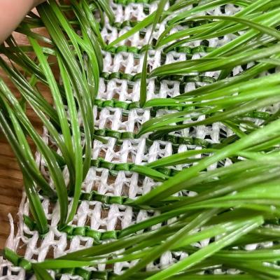 中国 30mm Artificial Grass Achieve a Beautiful and Low-Maintenance Lawn 販売のため