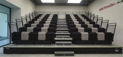 China Ancho y altura personalizados asientos retráctiles de la tribuna de blanqueo fácil de instalar garantizado en venta
