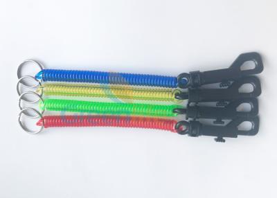Chine Longes en plastique matérielles de ressort de TPU adaptées aux besoins du client avec le porte-clés noir de crochet de rupture de pp à vendre