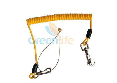 中国 落下保護螺線形によって巻かれる用具の鎖の高い安全性のスナップのホックのコードの固体黄色 販売のため