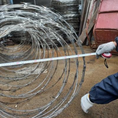 China Flat Wrap Welded Bto12 Concertina Razor Wire Mesh Double Coil for sale