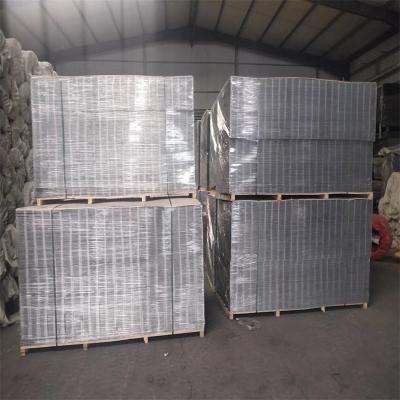 China Panel de malla de alambre soldado de construcción duradera recubierto de zinc en venta