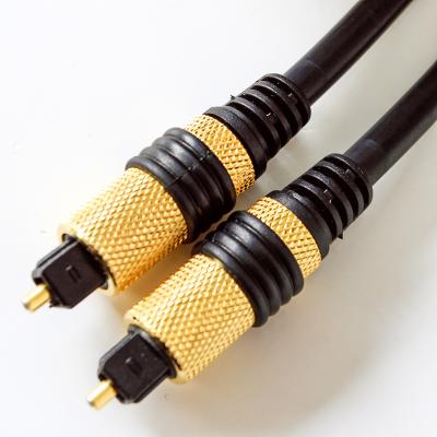 China Cable de fibra óptica de Audio Digital Toslink, carcasa dorada chapada en PVC, enchufe de Metal amarillo para cine en casa, CD y TV en venta