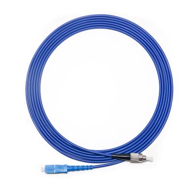 China Tomada de fábrica 1310/1550nm azul fibra óptica patch cord SC-FC 1/1 para LAN WLAN equipamento de teste à venda