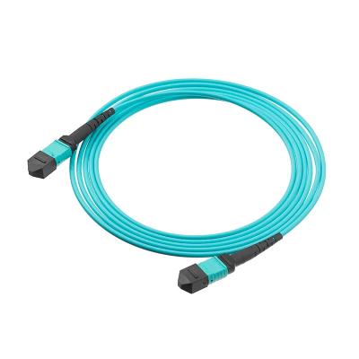 China 50/125 MTP MPO Cordón de parche de fibra óptica OM3/OM4 8/12/24F G657A1 12C 24C Para las telecomunicaciones en venta
