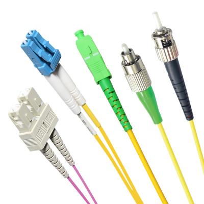 Chine Corde de correction optique recto de fibre du SM UPC RPA de pullover de connecteur de St de Sc LC FC du duplex G652D pour le réseau de CATV à vendre