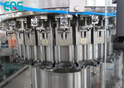 Chine Machine de remplissage de bouteilles liquide automatique adaptée aux besoins du client de tension 8000 BPH 3 dans 1 Monobloc à vendre