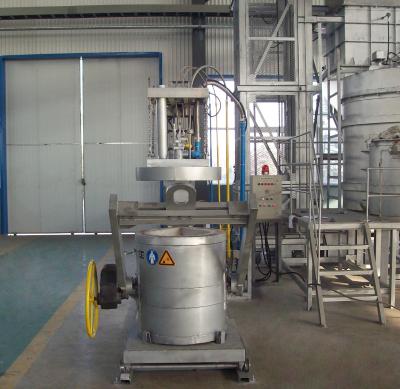 China Tilting Suspended 1300 KG Molten Aluminum Transfer Ladles Pouring Molten Metal for sale