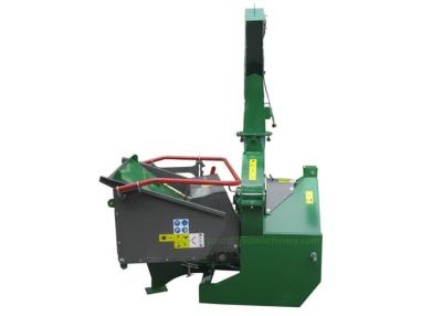 China Self - Contained Oil Tank Hydraulic Driven Wood Chipper 7 Inches CE Approved for sale