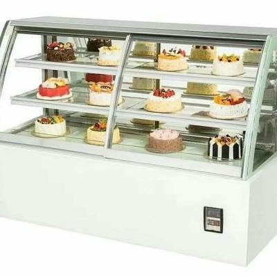 Chine Coffret d'étalage réfrigéré de frais-conservation incurvé par armoire de réfrigération à refroidissement par air avant de visage de gâteau à vendre